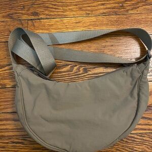 Uniqlo Round Mini Shoulder Bag in Beige